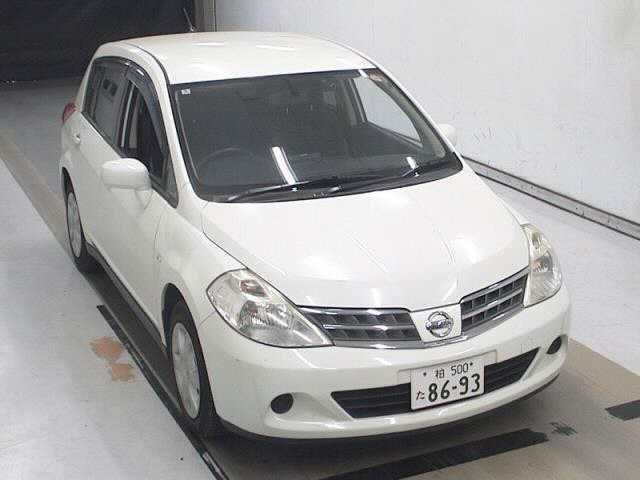 NISSAN TIIDA 2011