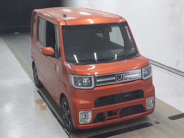 DAIHATSU WAKE 2016