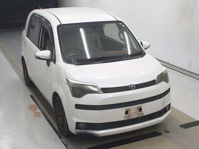 TOYOTA SPADE 2013