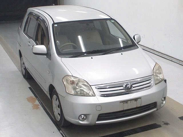 TOYOTA RAUM 2009