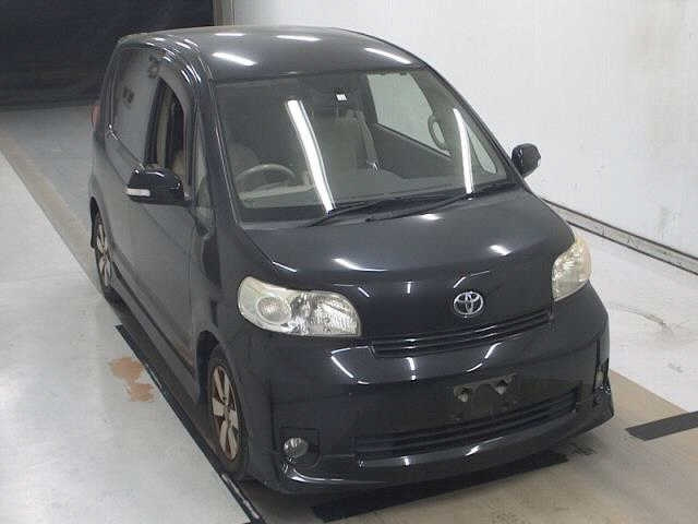TOYOTA PORTE 2011
