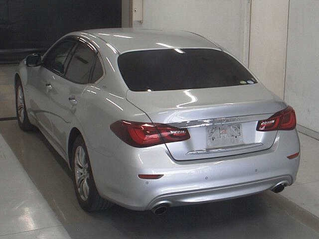 NISSAN FUGA 2015