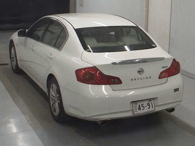 NISSAN SKYLINE 2010