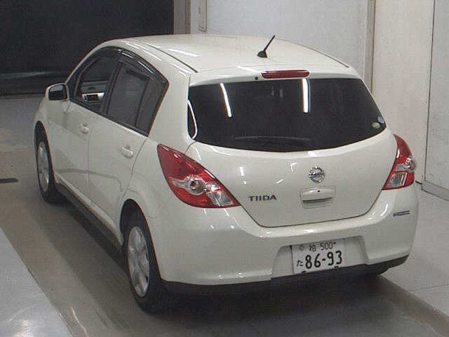 NISSAN TIIDA 2011