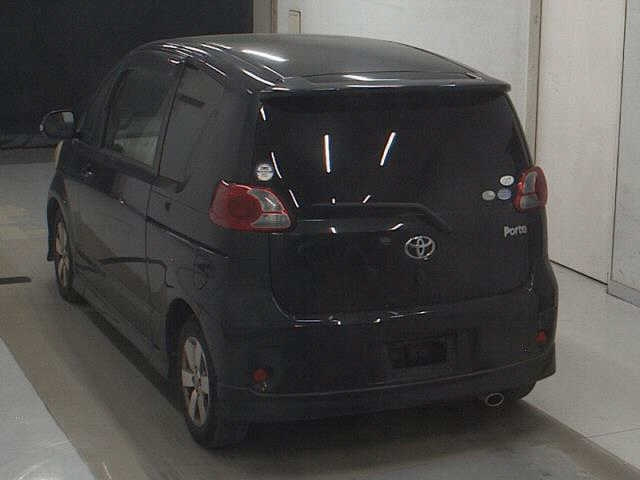 TOYOTA PORTE 2011