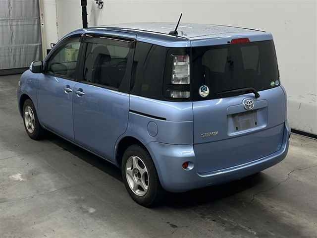TOYOTA SIENTA 2013