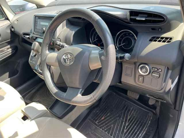 TOYOTA WISH 2012