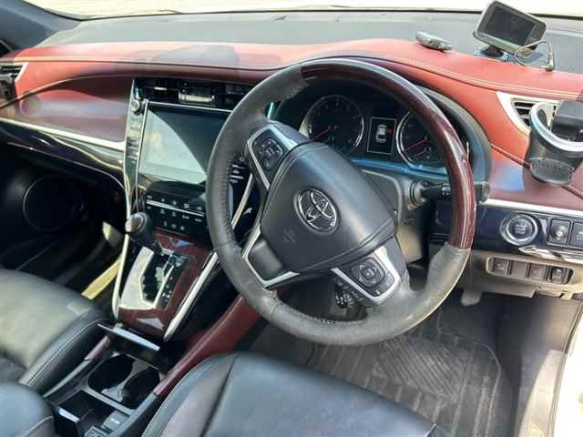 TOYOTA HARRIER 2014