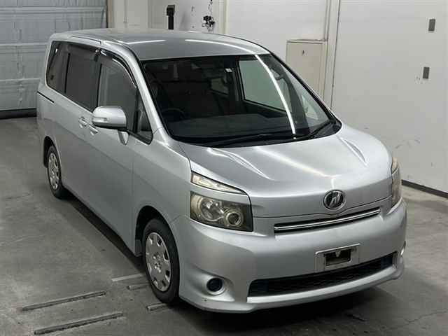 TOYOTA VOXY 2008