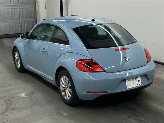 VOLKSWAGEN THE BEETLE 2013