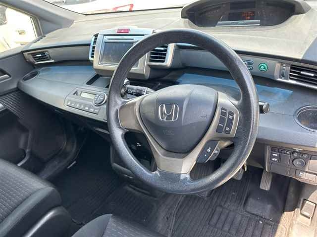 HONDA FREED 2012