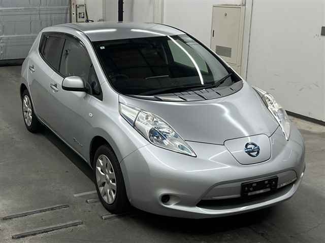 NISSAN LEAF 2013