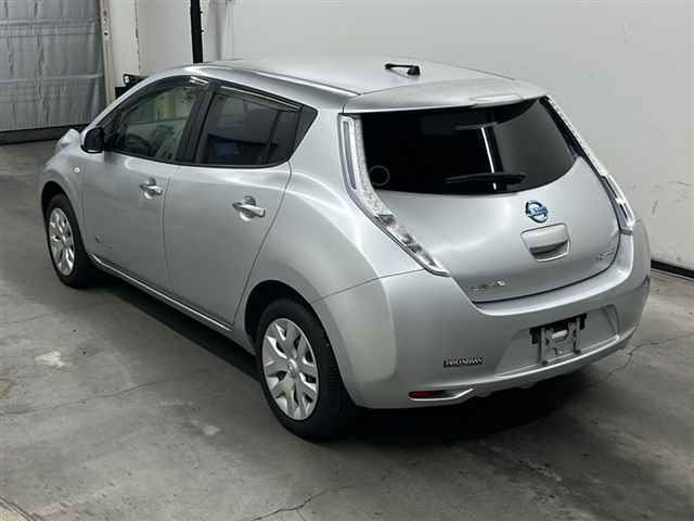 NISSAN LEAF 2013