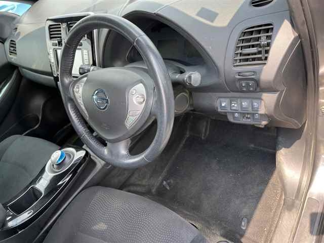 NISSAN LEAF 2013