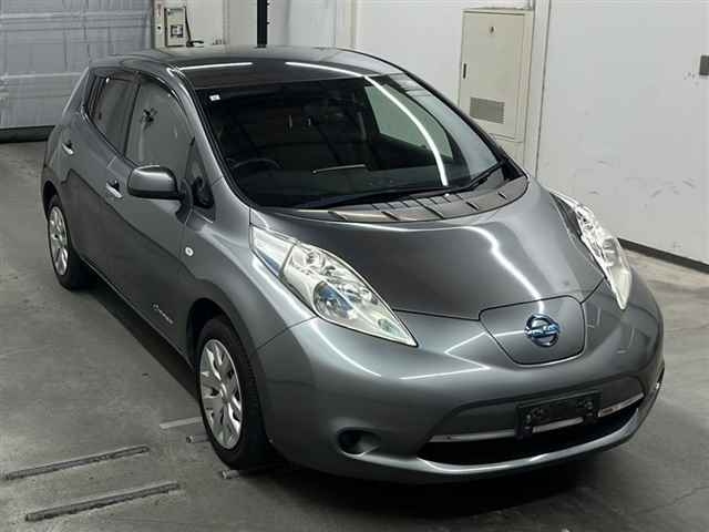 NISSAN LEAF 2013