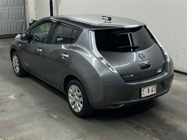 NISSAN LEAF 2013