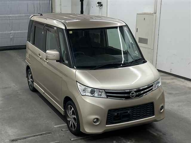 NISSAN ROOX 2010