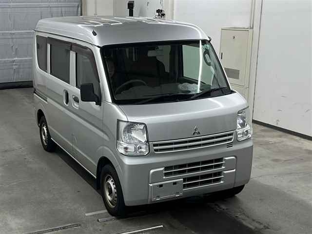 MITSUBISHI MINICAB VAN 2018