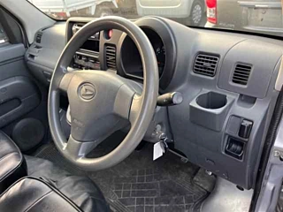 DAIHATSU HIJET VAN 2013