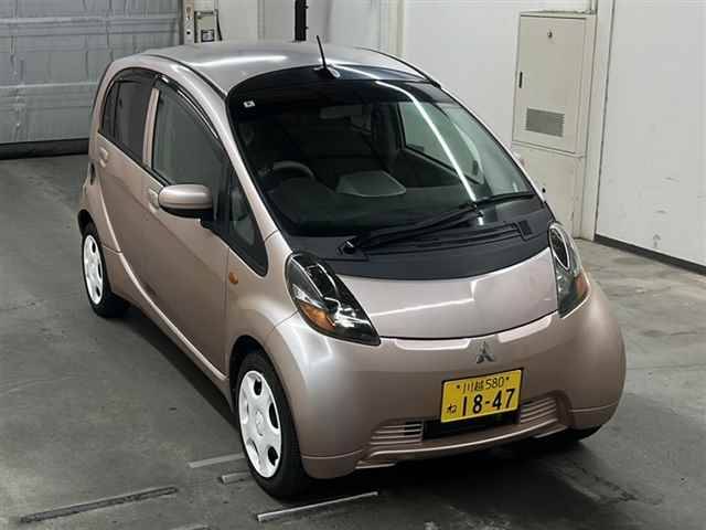 MITSUBISHI I 2010
