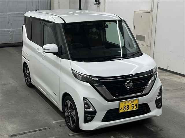 NISSAN ROOX 2023