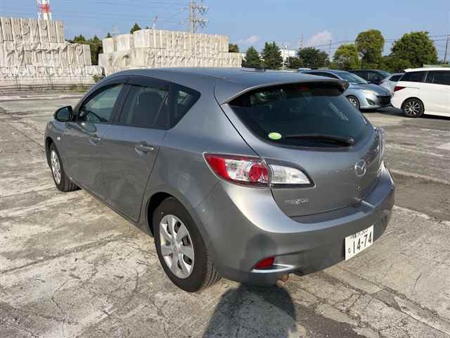 MAZDA AXELA 2011