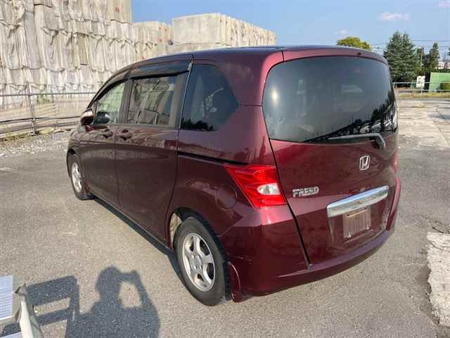 HONDA FREED 2010