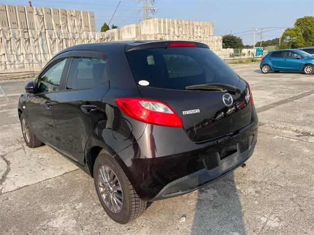 MAZDA DEMIO 2010