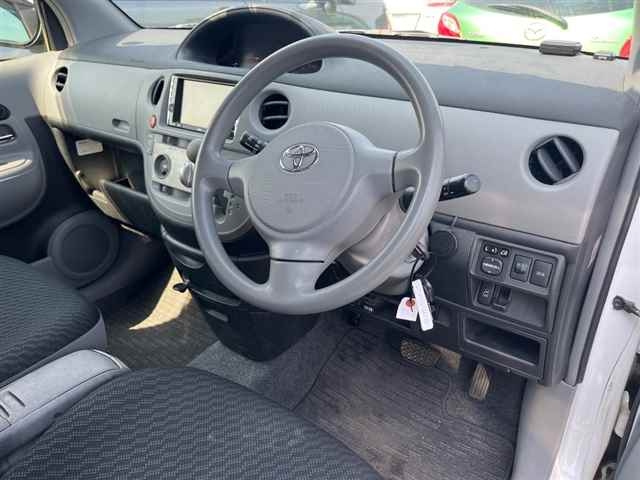 TOYOTA SIENTA 2009