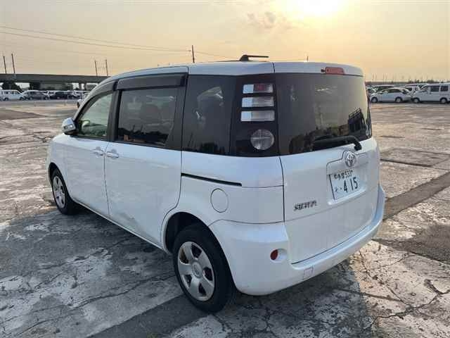 TOYOTA SIENTA 2009