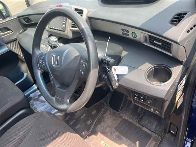 HONDA FREED 2012