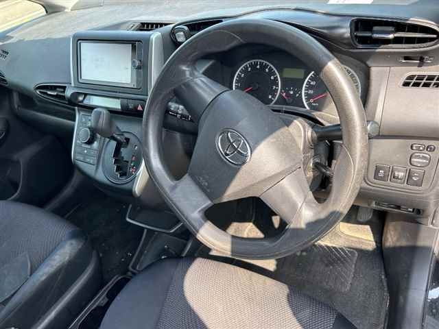TOYOTA WISH 2012