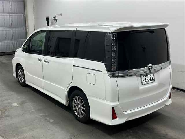 TOYOTA VOXY 2015
