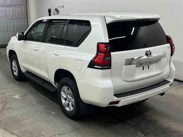 TOYOTA LAND CRUISER PRADO 2021