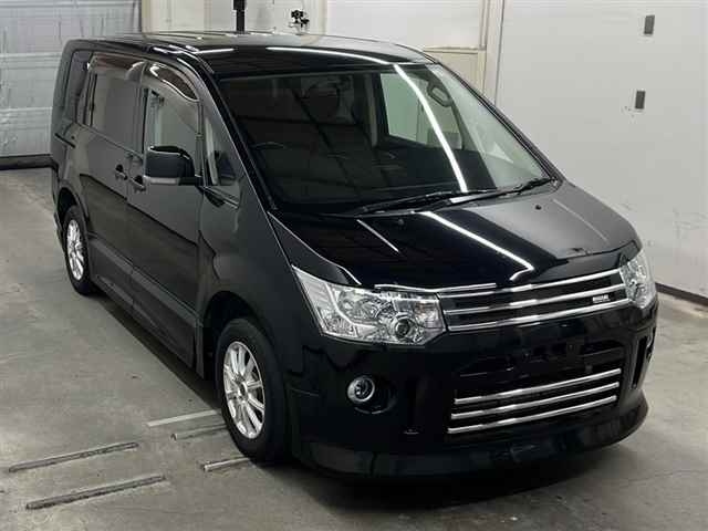 MITSUBISHI DELICA D5 2010