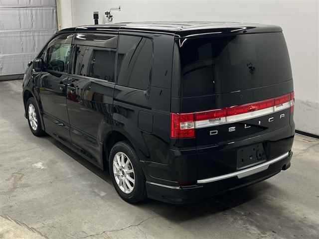 MITSUBISHI DELICA D5 2010