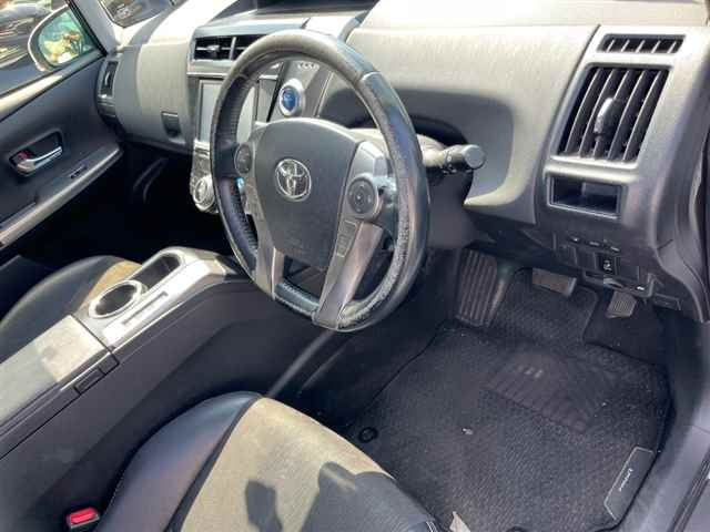 TOYOTA PRIUS ALPHA 2015