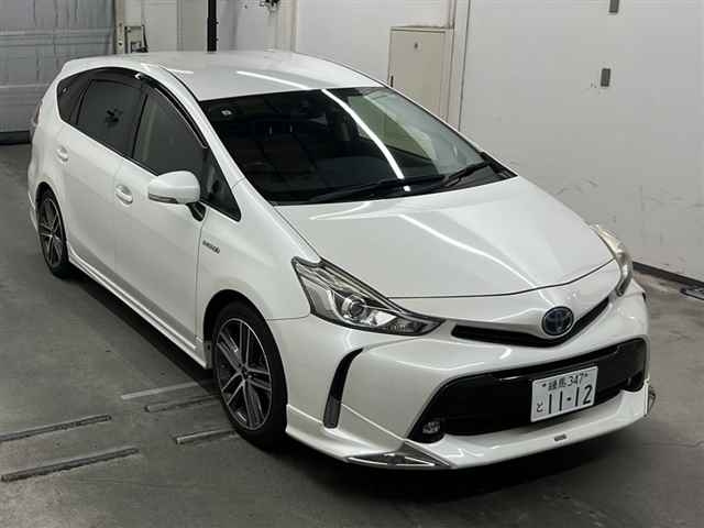 TOYOTA PRIUS ALPHA 2015