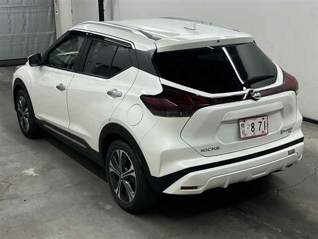 NISSAN KIX 2024