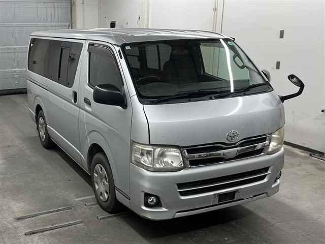 TOYOTA REGIUS ACE VAN 2010