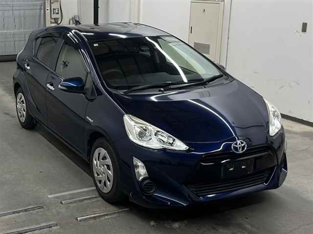 TOYOTA AQUA 2016