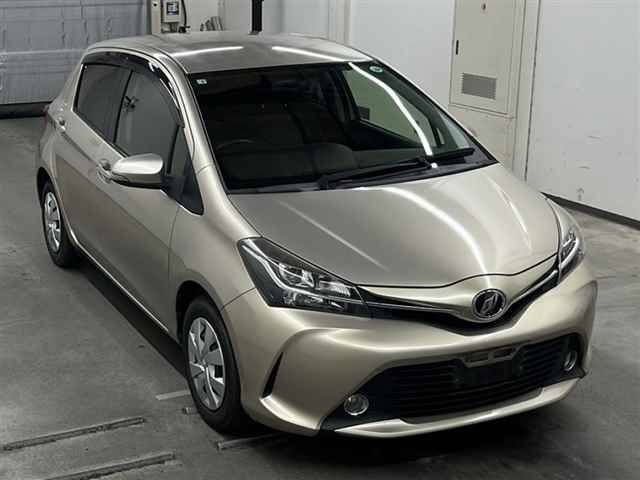 TOYOTA VITZ 2014