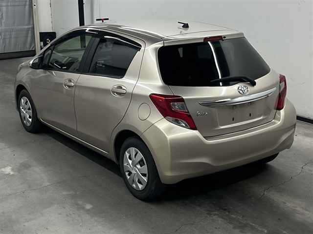 TOYOTA VITZ 2014