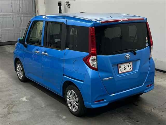 TOYOTA ROOMY 2016