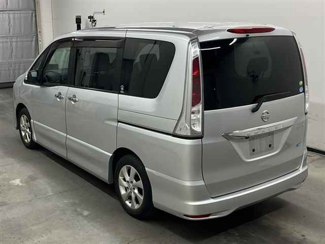 NISSAN SERENA 2011