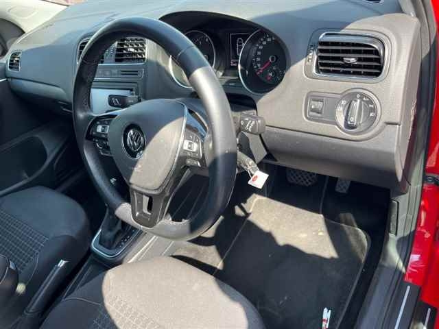 VOLKSWAGEN POLO 2015