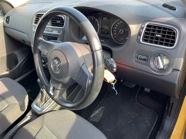 VOLKSWAGEN POLO 2010