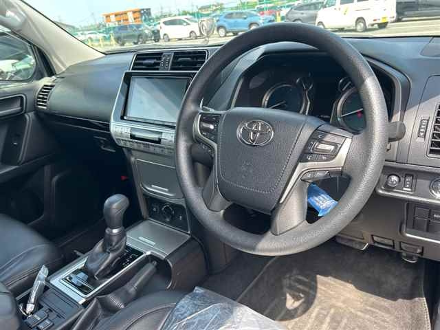 TOYOTA LAND CRUISER PRADO 2021
