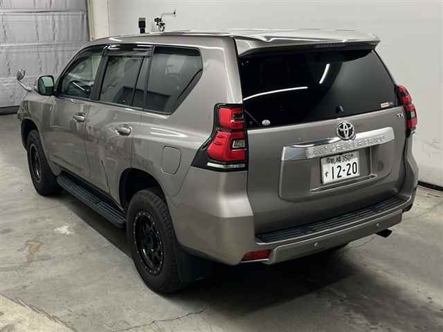 TOYOTA LAND CRUISER PRADO 2021