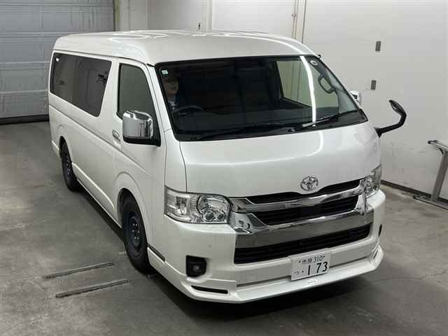 TOYOTA HIACE 2023